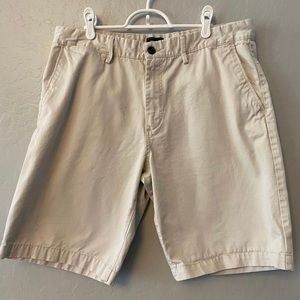 ⭐️Gap khakis lived in short size 36
